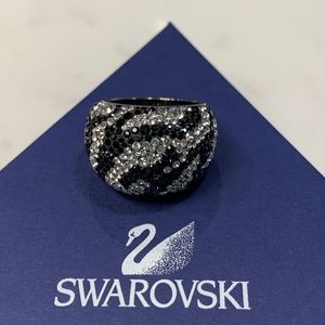 Stunning Swarovski Chic Crystal Zebra Ring